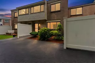 131 Greenbrook Dr, Stoughton, MA 02072 - Photo 4