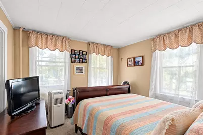 323 Pearl St, Malden, MA 02148 - Photo 12