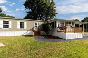 18 Candlelight Dr, Plymouth, MA 02360 - Photo 2