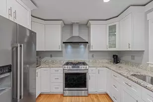 19 Hampstead St, Methuen, MA 01844 - Photo 8