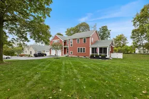 19 Hampstead St, Methuen, MA 01844 - Photo 2