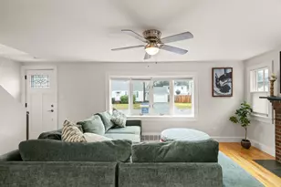 13 Rainbow Cir, Peabody, MA 01960 - Photo 2