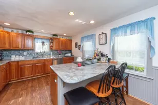 71 School St, Northborough, MA 01532 - Photo 4