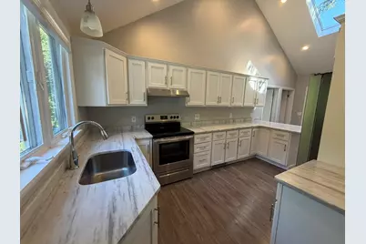 8 Kessell St, Grafton, MA 01519 - Photo 2
