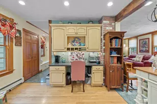 41 Elm St, Saugus, MA 01906 - Photo 10
