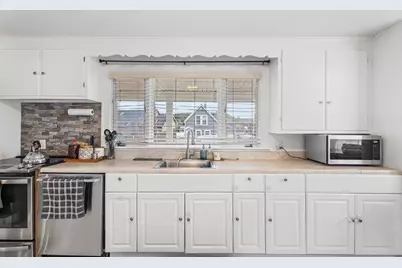 140 Lynnfield St, Lynn, MA 01904 - Photo 12