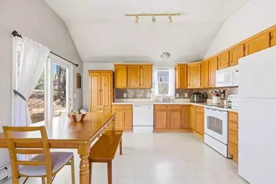 2 Juniper St, Plymouth, MA 02360 - Photo 10