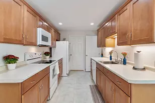 10 Ledgewood Way, Peabody, MA 01960 - Photo 18