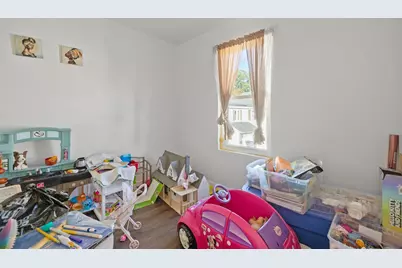 81 Liberty St, Lowell, MA 01851 - Photo 18