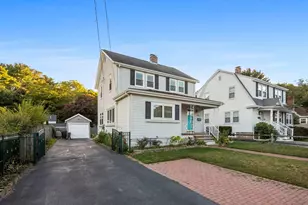814 Lynnfield St, Lynnfield, MA 01940 - Photo 2