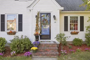 24 Vokes Terrace, Lynnfield, MA 01940 - Photo 2