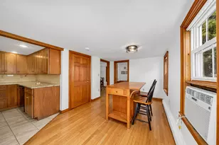 15 Lincoln Ct, Amesbury, MA 01913 - Photo 2