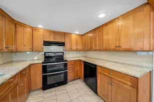 15 Lincoln Ct, Amesbury, MA 01913 - Photo 6