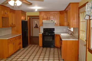 24 Elm St, Franklin, MA 02038 - Photo 4