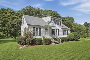 416 Rochdale St, Auburn, MA 01501 - Photo 2