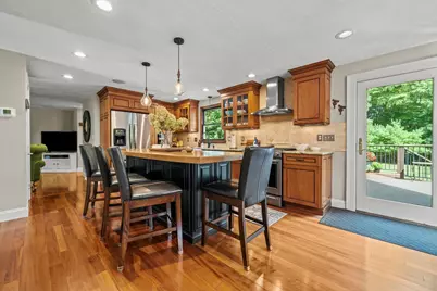 26 Elizabeth Street, Amesbury, MA 01913 - Photo 4