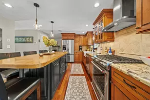 26 Elizabeth St, Amesbury, MA 01913 - Photo 6