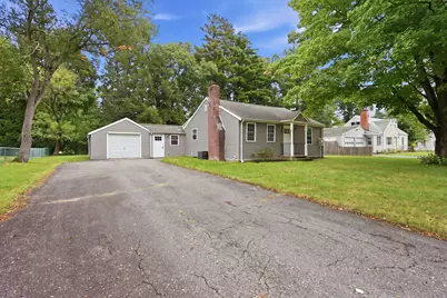 43 Pine Acre Rd, Springfield, MA 01129 - Photo 2