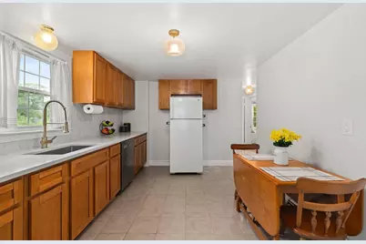 105 Patterson St, Attleboro, MA 02703 - Photo 6
