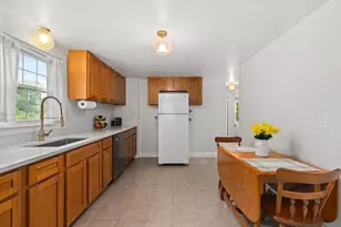 105 Patterson St, Attleboro, MA 02703 - Photo 6