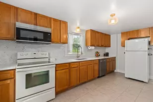 105 Patterson St, Attleboro, MA 02703 - Photo 4