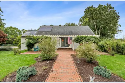 12 Carolyn Ct, Swansea, MA 02777 - Photo 2