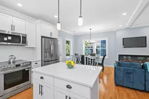 26 Fuller St, Waltham, MA 02453 - Photo 6