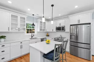 26 Fuller St, Waltham, MA 02453 - Photo 4