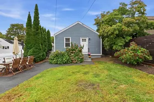 28 Cleveland St, Medford, MA 02155 - Photo 24