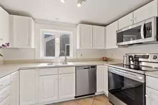 7 Thoreau Ct, Concord, MA 01742 - Photo 12