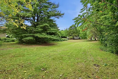 74 S Maple St, Westfield, MA 01085 - Photo 4