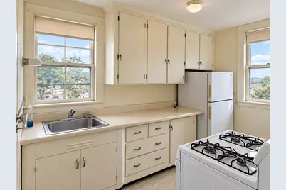 4 Saunders Street #3R, Salem, MA 01970 - Photo 4