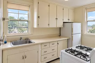 4 Saunders St, Salem, MA 01970 - Photo 4