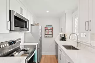 2 Greenleaf St, Newburyport, MA 01950 - Photo 14