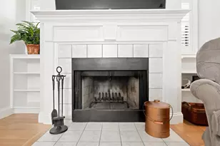2 Greenleaf St, Newburyport, MA 01950 - Photo 8