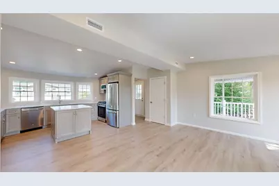 6 Emerald Pl, Raynham, MA 02767 - Photo 4