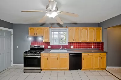 1439 Worcester St, Springfield, MA 01151 - Photo 6