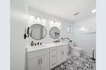 1093 Washington St #1093, Holliston, MA 01746 - Photo 18