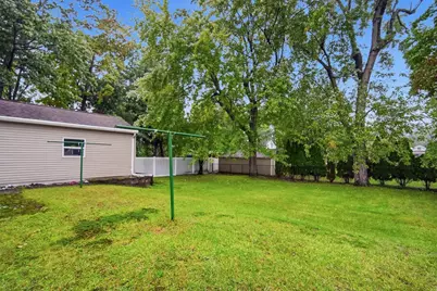 96 Stewart St, Chicopee, MA 01020 - Photo 34