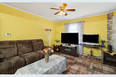 96 Stewart St, Chicopee, MA 01020 - Photo 18