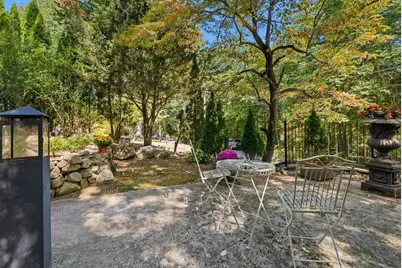 39 Sylvan Ave, Wakefield, MA 01880 - Photo 8