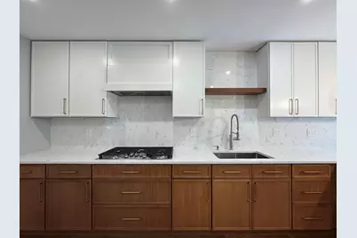 12 Bronx Rd, Boston, MA 02132 - Photo 6