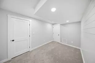 1093 Washington St, Holliston, MA 01746 - Photo 30