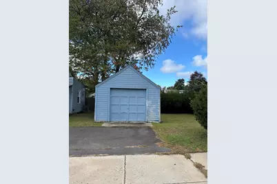 1648 Carew St, Springfield, MA 01104 - Photo 6
