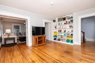 8 Washington St, Stoneham, MA 02180 - Photo 8