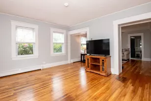 8 Washington St, Stoneham, MA 02180 - Photo 6