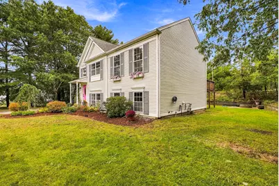 8 Thompson Cir, Plymouth, MA 02360 - Photo 2