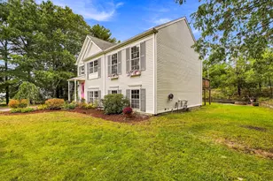8 Thompson Cir, Plymouth, MA 02360 - Photo 2