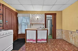 63 Pleasant St, Spencer, MA 01562 - Photo 18