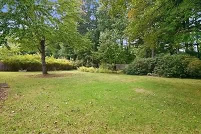 202 Glenoak Dr, Springfield, MA 01129 - Photo 38